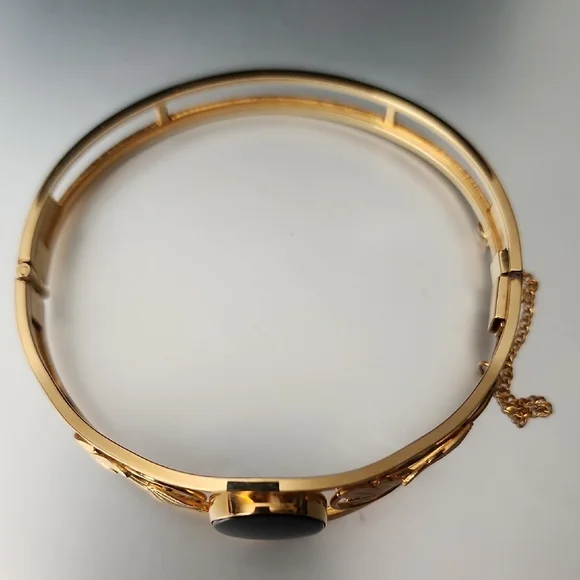 Vintage Gold and Black Bracelet - Picture 2 of 16